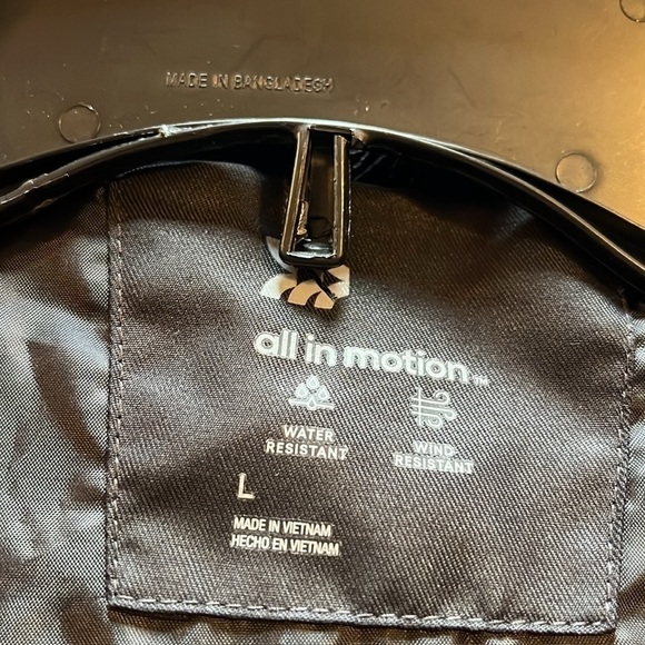 New-all in motion-L-black-Double full zip with Velcro and snaps jacket/coat - Picture 3 of 13